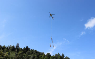 Déposes de poteaux électriques en hélicoptère